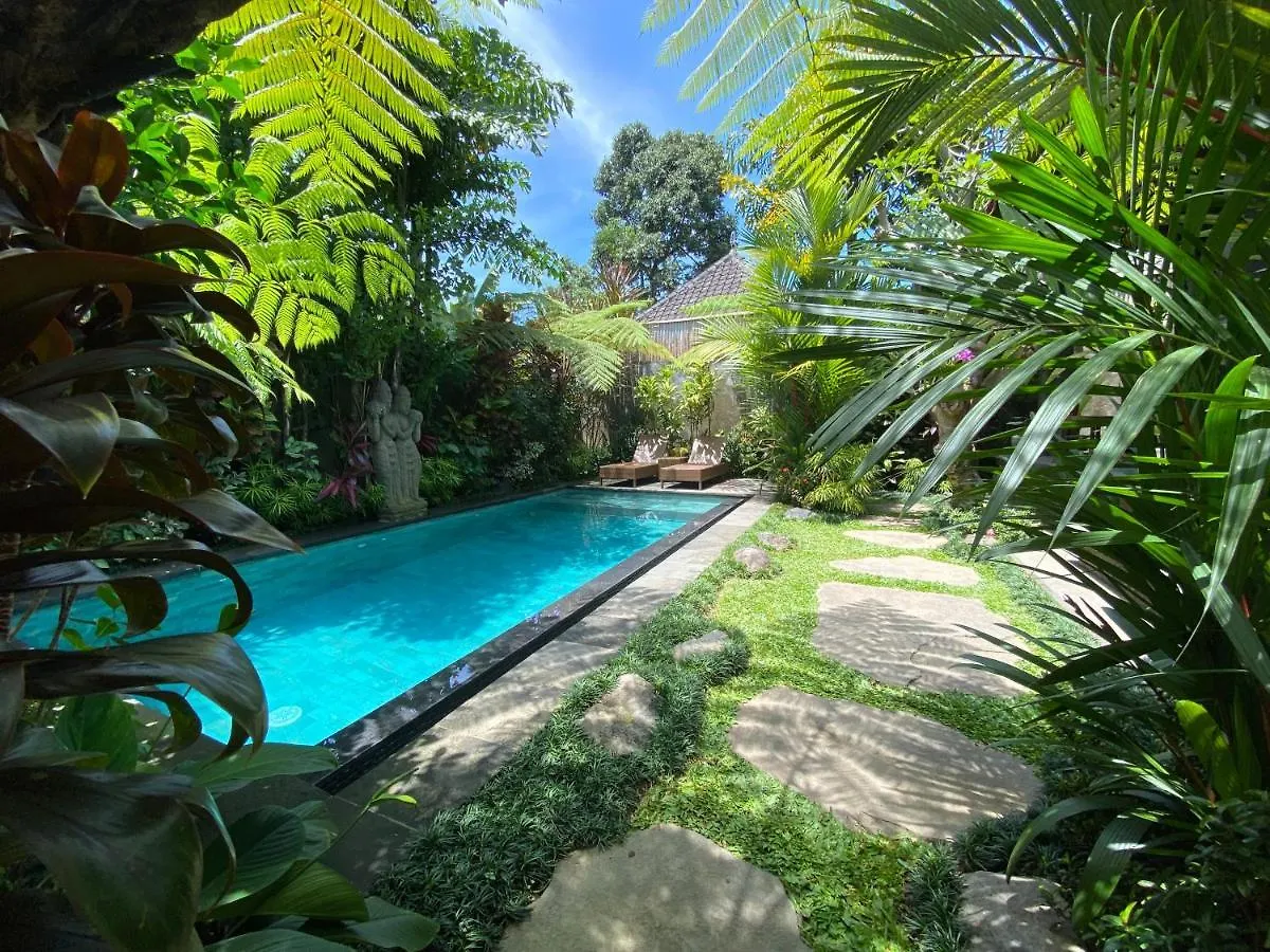 Vishaka Ubud Villa אובוד